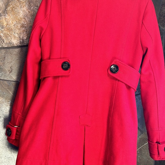 Red jacket with button detailing - Picture 2 of 7